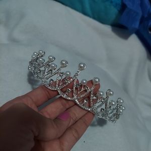 Women's Crown Tiara with pearls